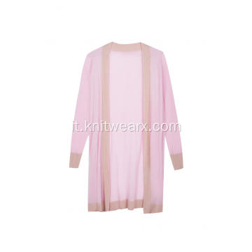 Cardigan leggero da donna in maglia di lurex con abbottonatura sul fondo del polsino